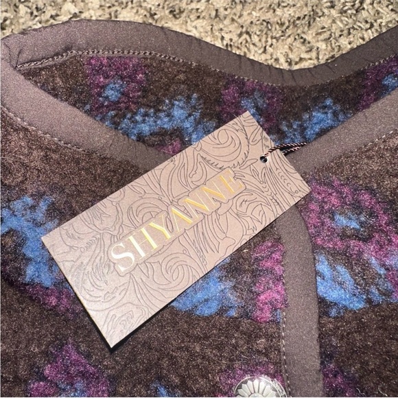 Shyanne Women's Fleece Vest with Purple and Blue Patterns - Picture 4 of 8